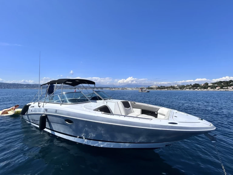 Wynajem Motorówka Four Winns z patentem 