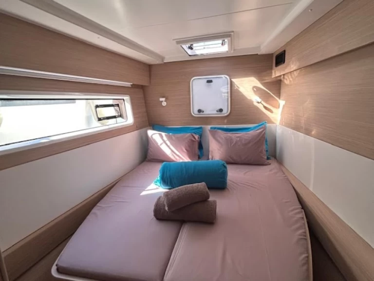 Wynajmij Lagoon Lagoon 43 w Ateny