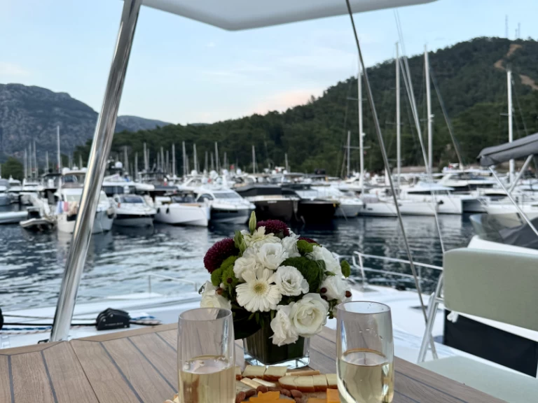 Wynajmij Katamaran z lub bez skippera Bali w Turgutreis