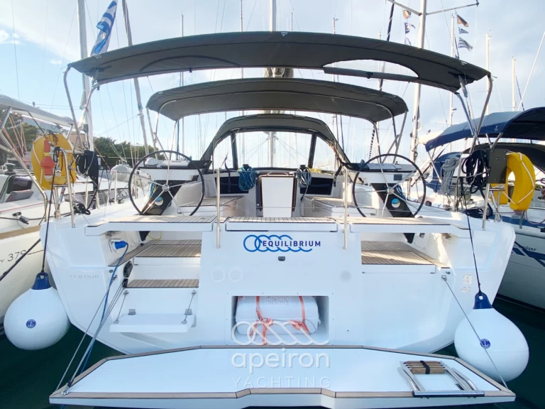 Wynajem Żaglowiec Dufour z patentem 