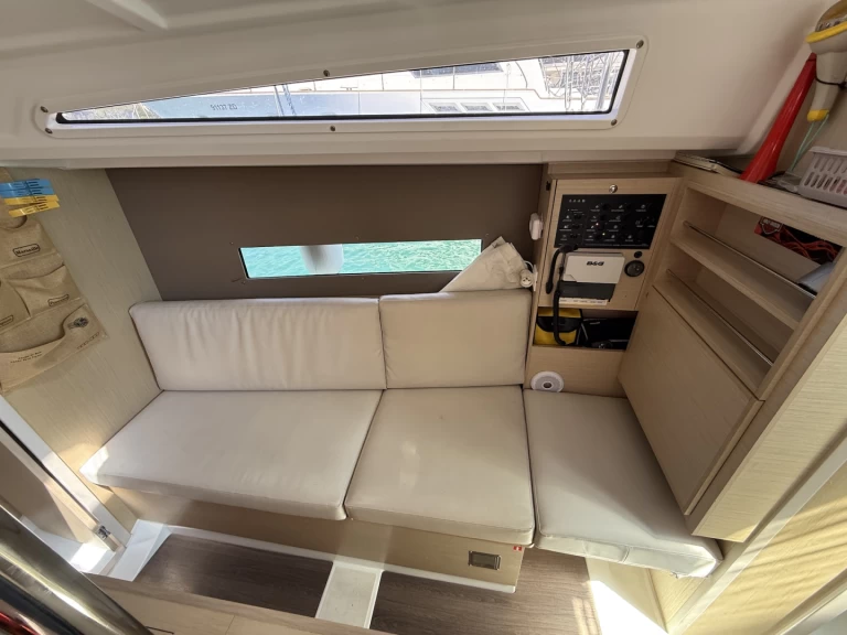 Bénéteau Oceanis 30.1 między profesjonalistami a osobami prywatnymi w Sukosan