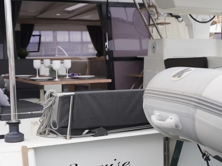 Wynajem łodzi Lefkáda tanio Helia 44