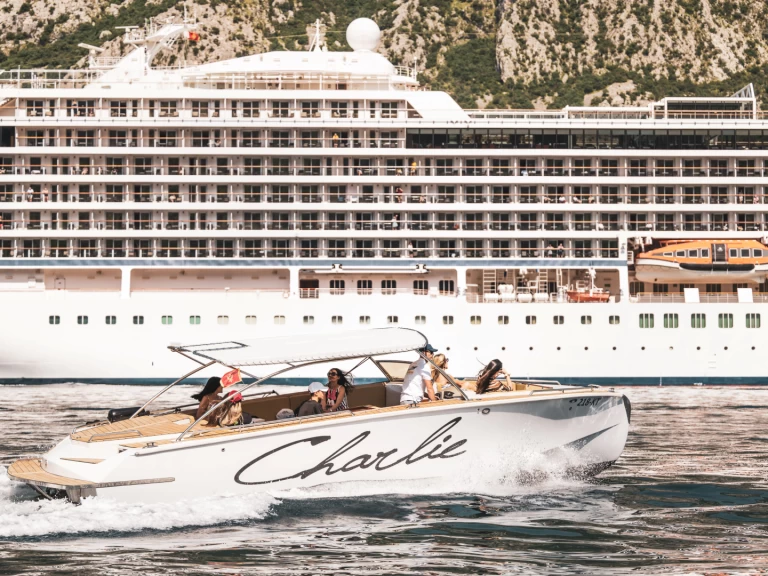 Motorówka do wynajmu w Kotor w najlepszej cenie