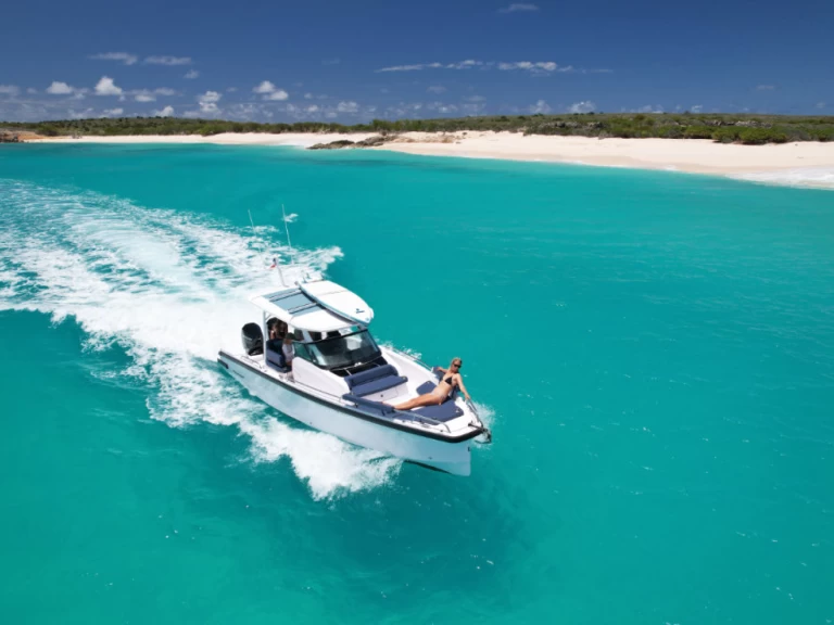 Wynajem Motorówka Axopar z patentem 