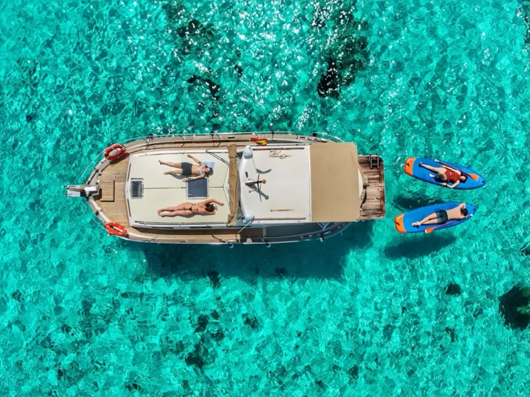 Wynajmij Motorówka z lub bez skippera Llaut Menorquin  w Mahon