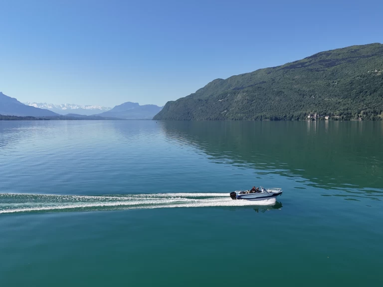 Wynajem Motorówka w Conjux - Glastron Ssv 172