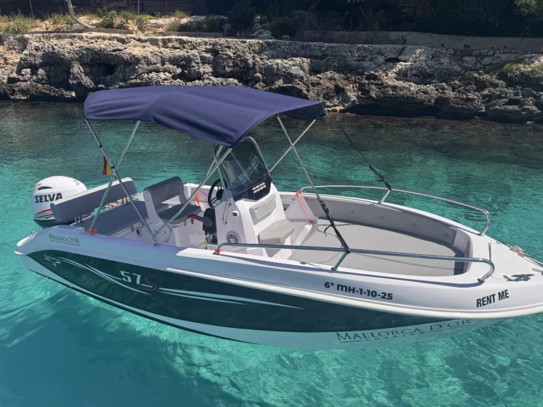 Trimarchi 57S między profesjonalistami a osobami prywatnymi w Cala d'Or