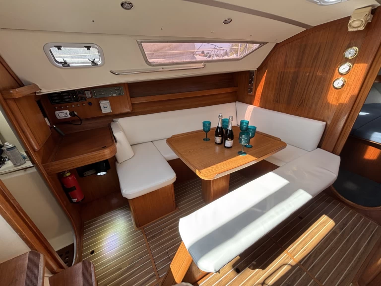 Żaglowiec do wynajmu w Castelletto Sopra Ticino w najlepszej cenie