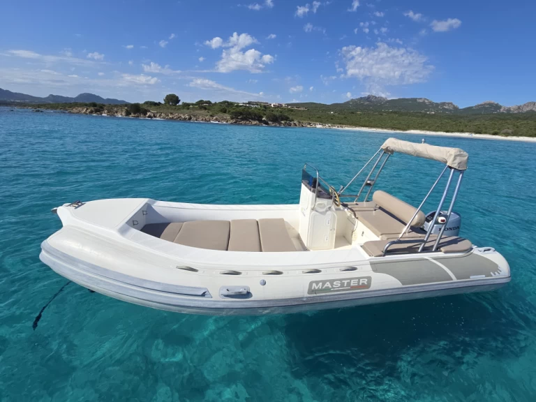 Wynajmij Łódż półsztywna z lub bez skippera Master w Cugnana Verde