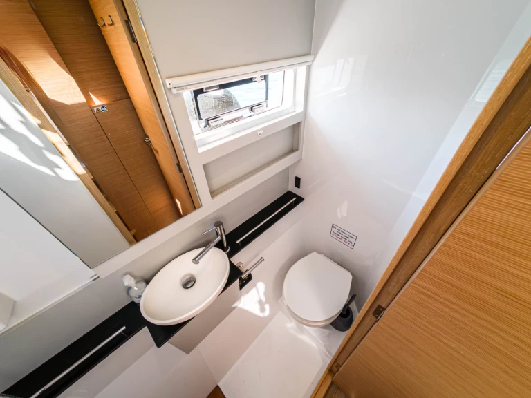 Wynajem Katamaran Nautitech z patentem 