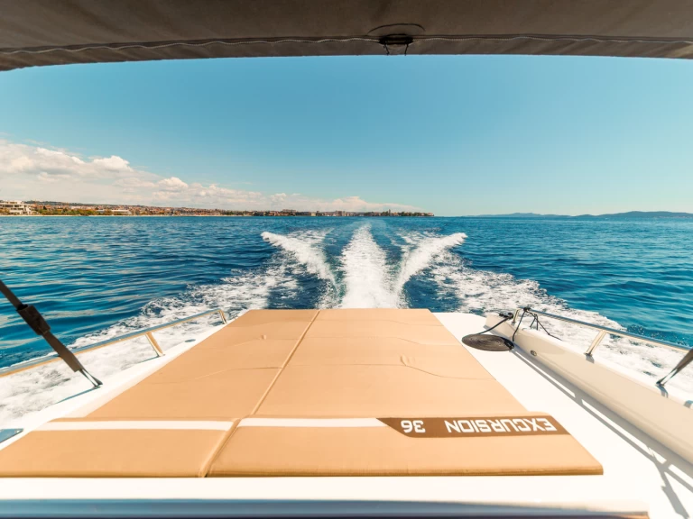 Wynajem Motorówka Mercan z patentem 