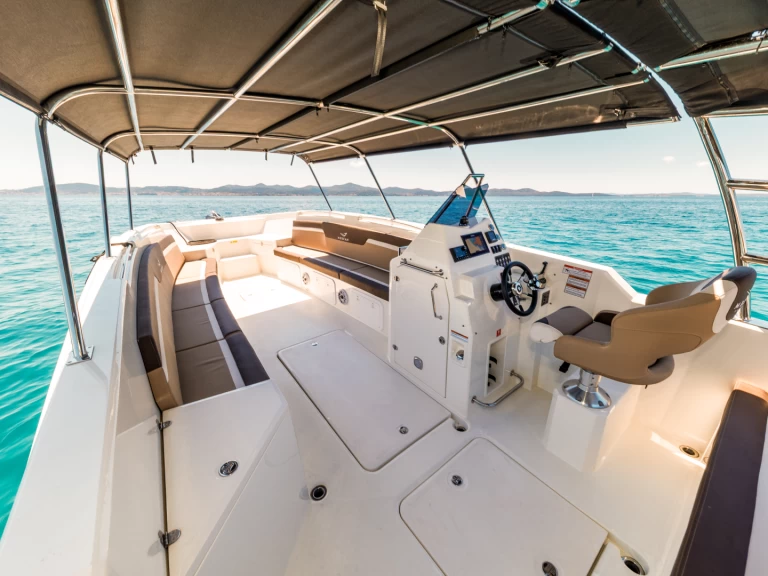 Motorówka do wynajmu w Zadar w najlepszej cenie