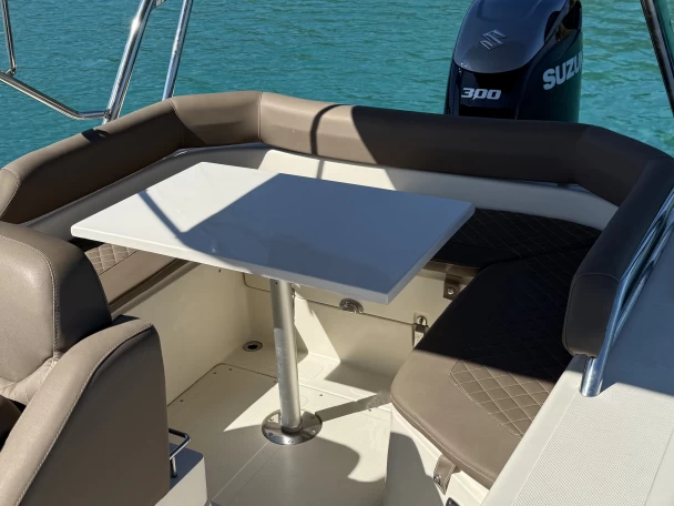 Wynajmij Lomac Lomac 600 IN w Gapeau