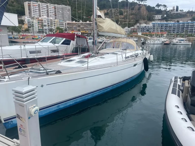 Jeanneau New Co Jeanneau Sun Odyssey 49 między profesjonalistami a osobami prywatnymi w Port Grimaud