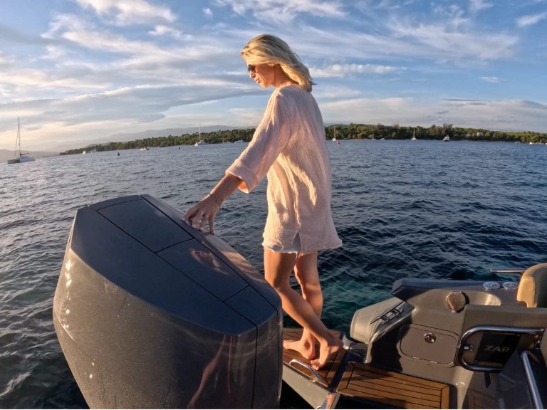 Wynajmij Zar ZAR 85 Sport Luxury w Cogolin