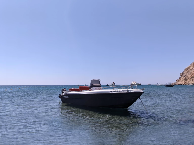 Wynajmij Poseidon BLU WATER 185 w Agía Kiriakí