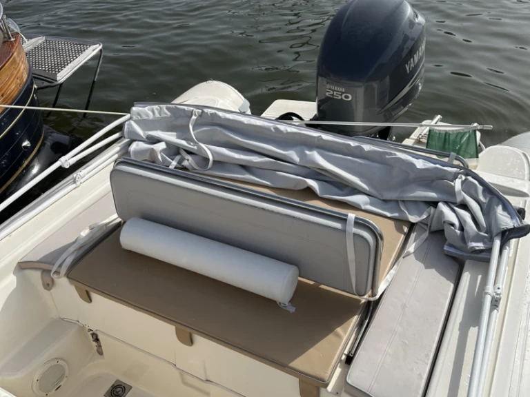 Łódż półsztywna do wynajmu w Terracina w najlepszej cenie