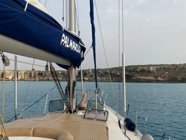 Bénéteau Oceanis 46.1 między profesjonalistami a osobami prywatnymi w Porto turistico Marsala