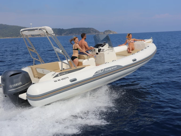 Wynajmij Capelli TEMPEST 775 LUXE w Marine de Sant'Ambrogio