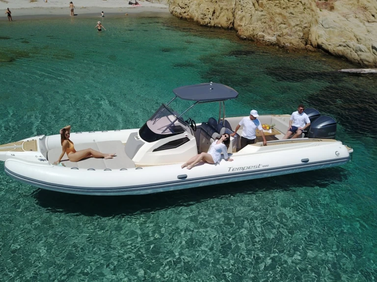 Wynajmij Łódż półsztywna z lub bez skippera Capelli w Marine de Sant'Ambrogio