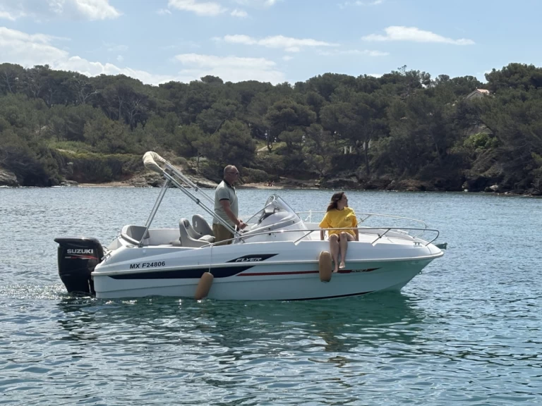 Wynajem Motorówka Bénéteau z patentem 