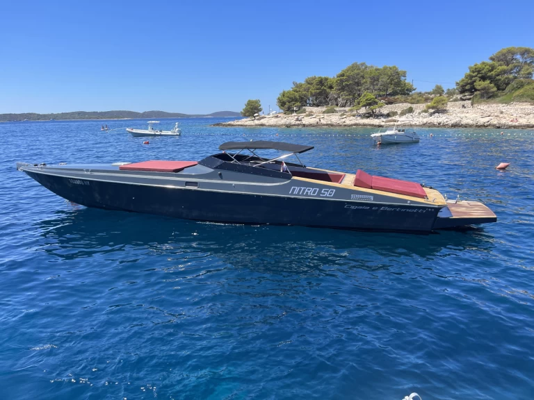 Wynajem w Hvar- Cigala e bertinetti Nitro 50 na SamBoat