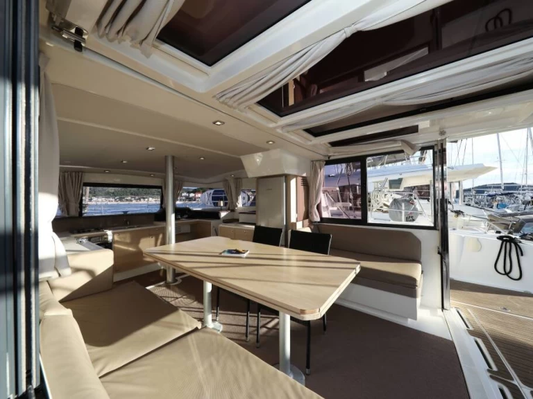 Wynajem Katamaran Catana z patentem 