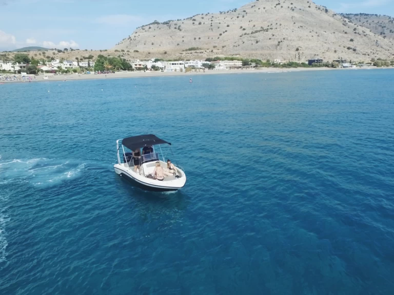 Wynajem łodzi Poseidon Soverato  w Lárdos na SamBoat 