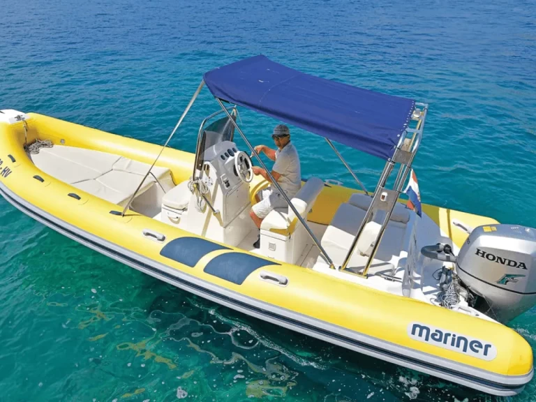 Wynajmij Łódż półsztywna z lub bez skippera Mariner w Hvar