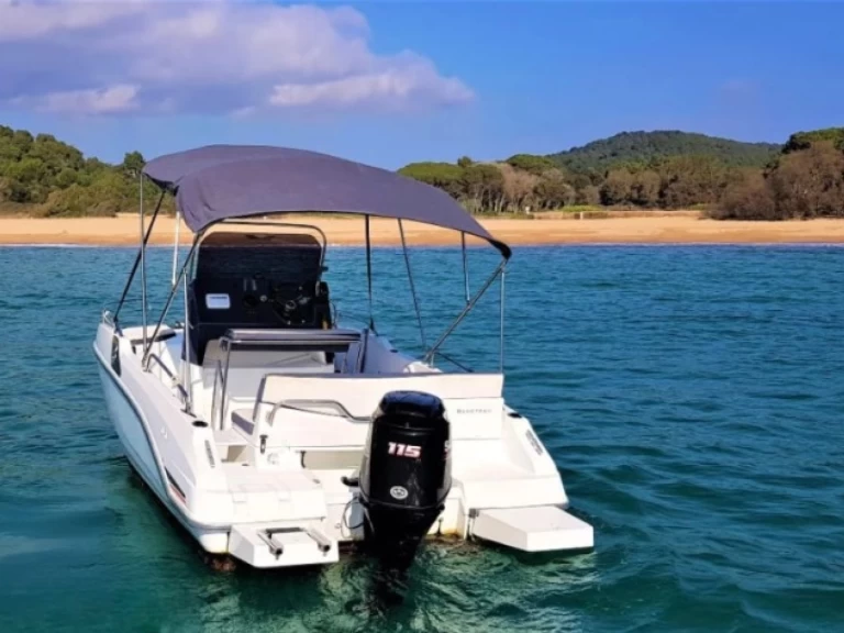 Bénéteau  Flyer Spacedeck między profesjonalistami a osobami prywatnymi w Palamos