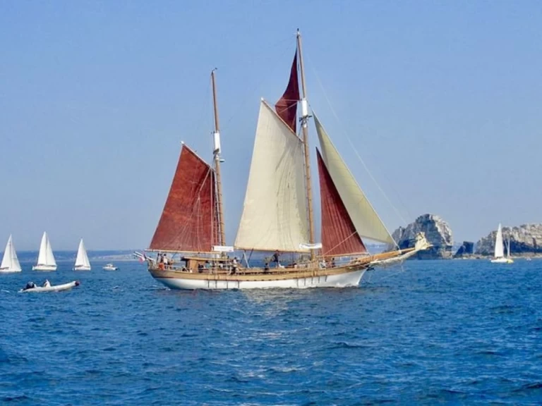 Wynajmij Żaglowiec z lub bez skippera Adil Turan w Port Cogolin