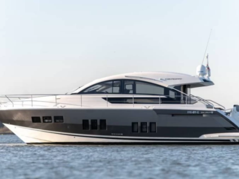 Wynajem Motorówka Fairline z patentem 