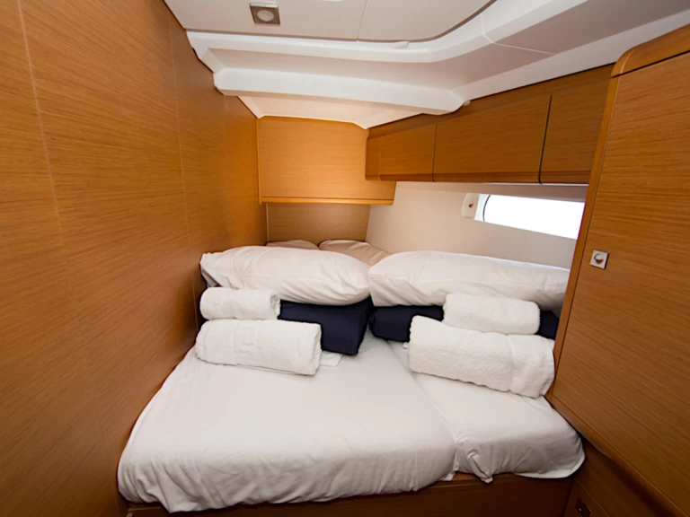 Wynajem w Castellammare di Stabia- Jeanneau Sun Odyssey 519 na SamBoat