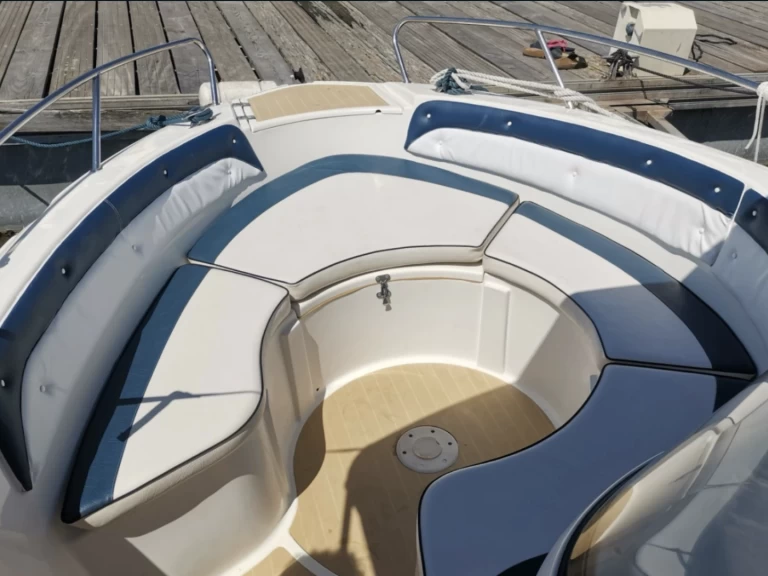 Quicksilver Quicksilver 600 Commander między profesjonalistami a osobami prywatnymi w Águilas