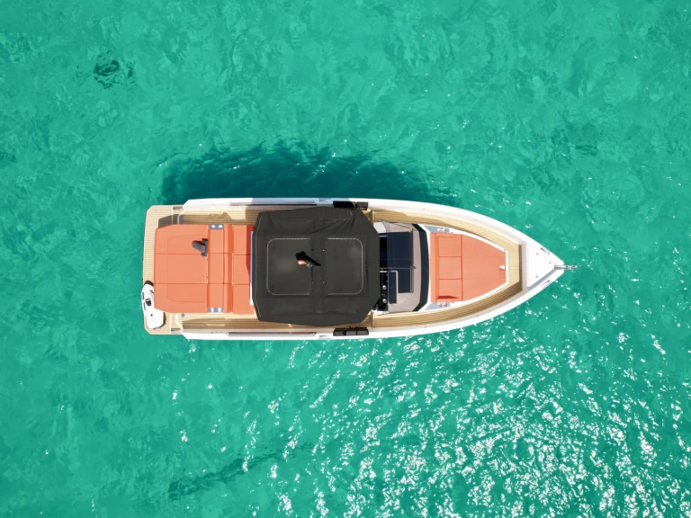 Motorówka do wynajmu w Marina Ibiza w najlepszej cenie