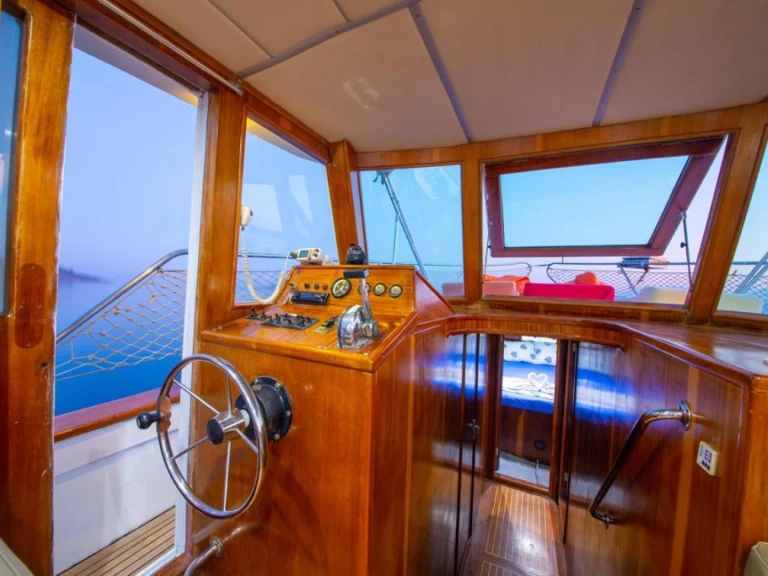 Wynajem łodzi Fethiye tanio costom made