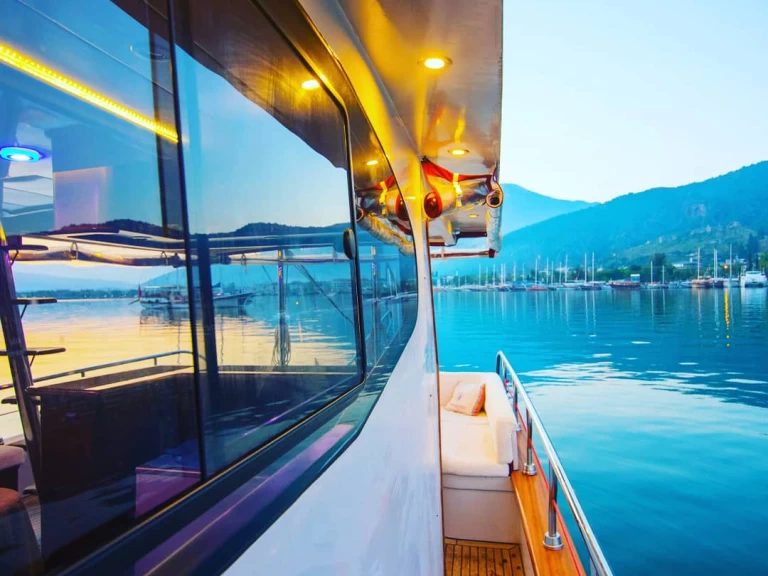 Wynajem łodzi Fethiye Harbour tanio costome made 