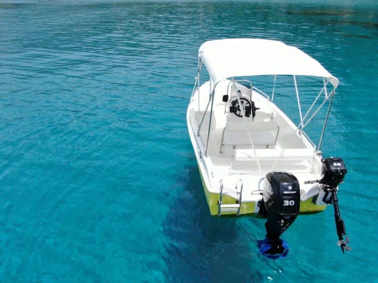 Wynajmij Assos 485 w Kardamýli