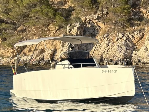 Wynajmij Nuva Nuva M6 Open w Marina Greenwich