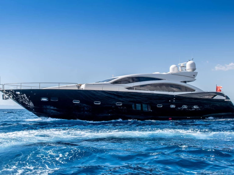 Sunseeker BLADE 6 między profesjonalistami a osobami prywatnymi w Ateny