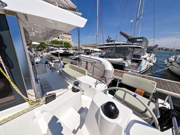 Wynajem Katamaran Bali z patentem 