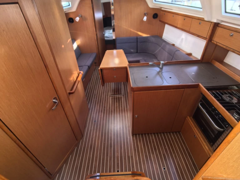 Wynajmij Bavaria Cruiser 37 w Punat