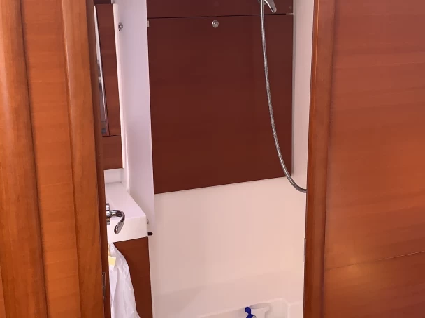 Wynajem Żaglowiec Dufour z patentem 