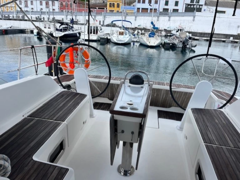 Wynajem łodzi Angra do Heroísmo tanio Cruiser 46