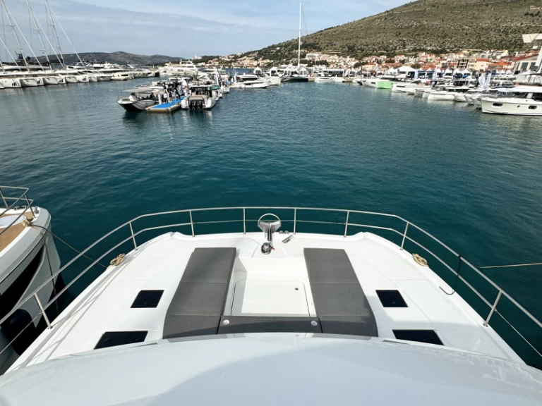 Wynajmij Motorówka z lub bez skippera Fountaine Pajot w Donji Seget