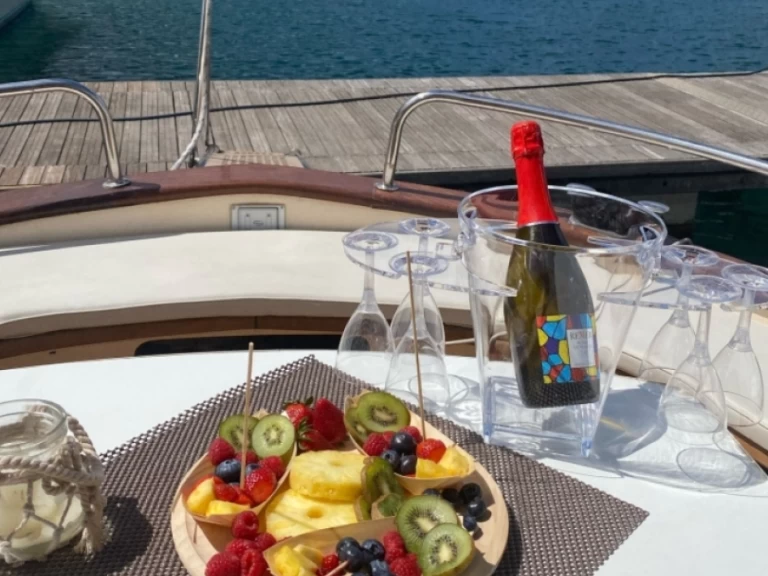 Wynajem łodzi Sorrento tanio Aprea 9