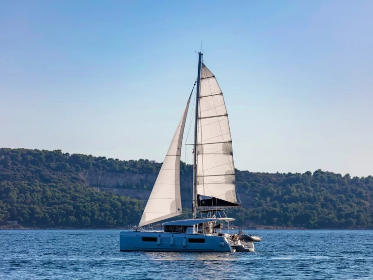 Wynajem łodzi Kaštela tanio Lagoon 40