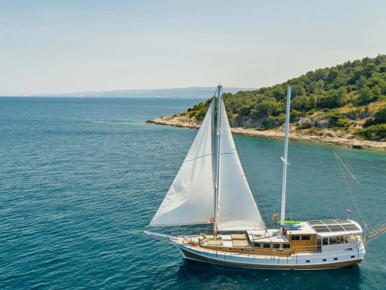 Wynajem Żaglowiec Custom Made z patentem 