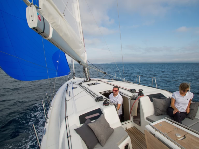 Bénéteau Oceanis 40.1 między profesjonalistami a osobami prywatnymi w Split
