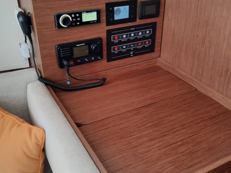 Wynajem łodzi Split tanio Oceanis 40.1